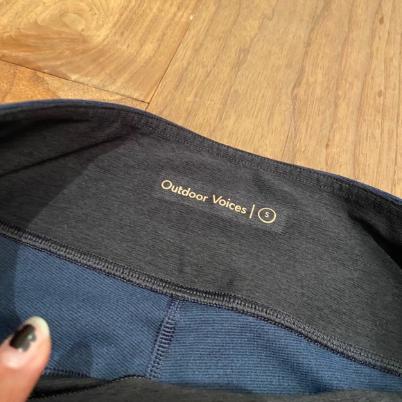 Outdoor Voices Warmup Legging 3/4 in Navy/Black - Picture 4 of 5